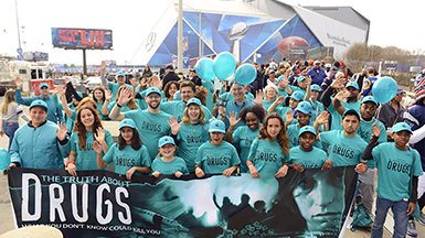 Drug-Free World punktet beim Super Bowl